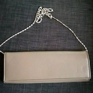 2 Aldo Clutch